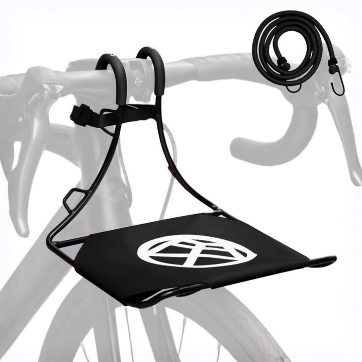 Portapacchi anteriore smart per bici in nero sul manubrio della bici in primo piano