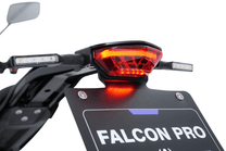 Luce posteriore della 79BIKE Falcon Pro RL con le luci accese
