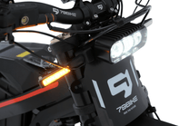 Freccia della 79BIKE Falcon Pro RL con le luci accese