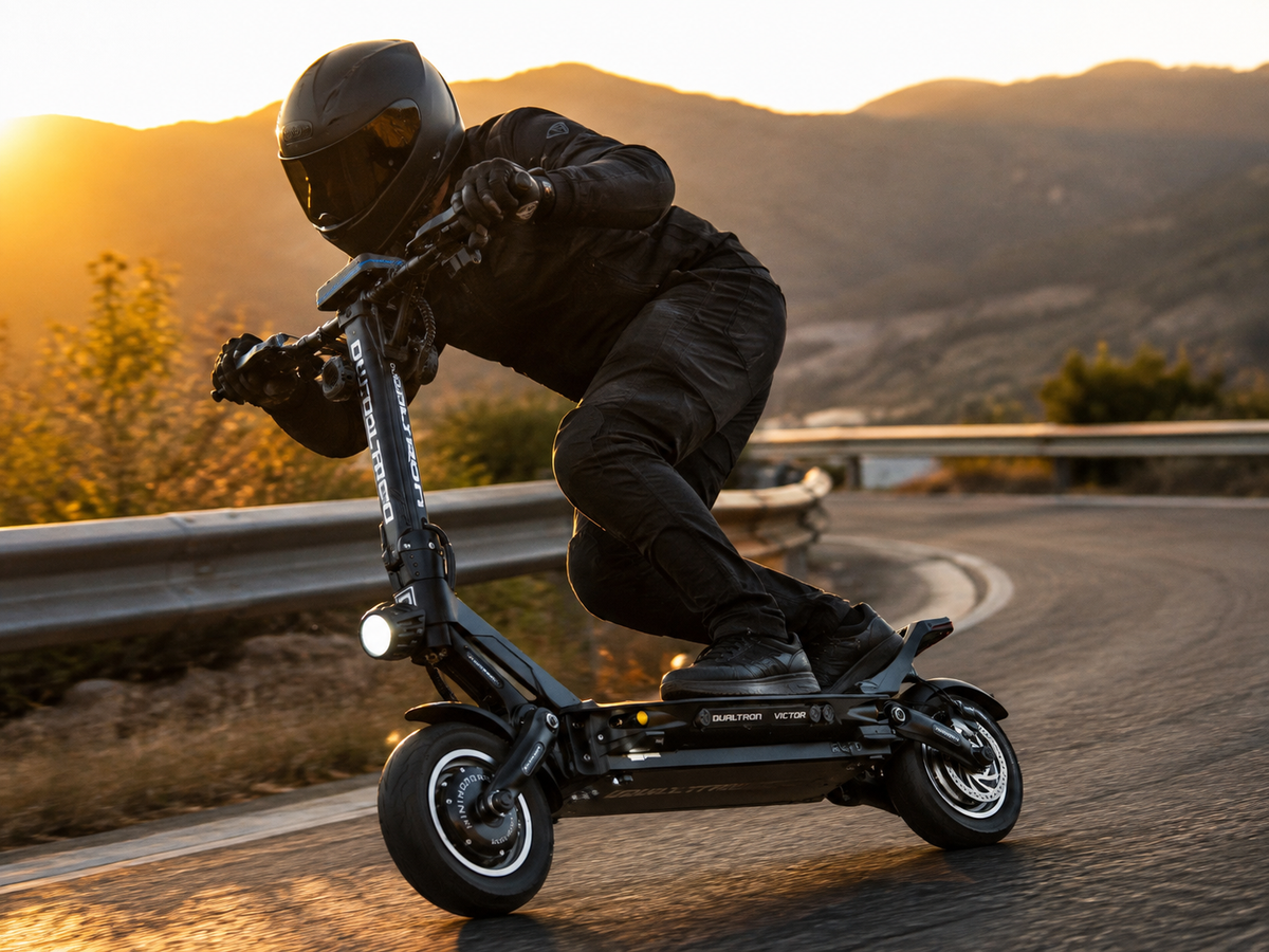 DUALTRON VICTOR LIMITED elsparkcykel med kraftfull acceleration från dubbla motorer – Wheelyshop