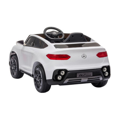 Auto elettrica per bambini Mercedes GLC Coupé vista di tre quarti da dietro in colore bianco
