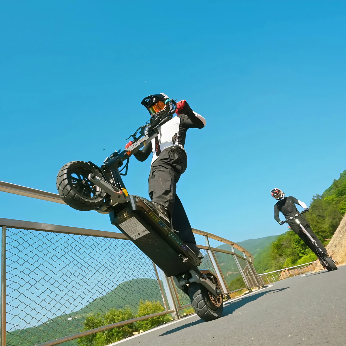 KuKirin T4 - Monopattino elettrico - Wheelyshop