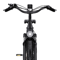 OneSport OT05 Max vista frontale con manubrio, display, faro anteriore, forcella anteriore e pneumatico anteriore