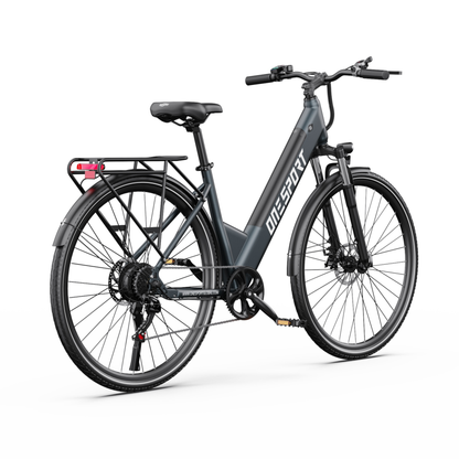 Bicicletta elettrica OneSport OT12 Pro vista in diagonale da dietro con portapacchi, fanale posteriore rosso, sella e catena