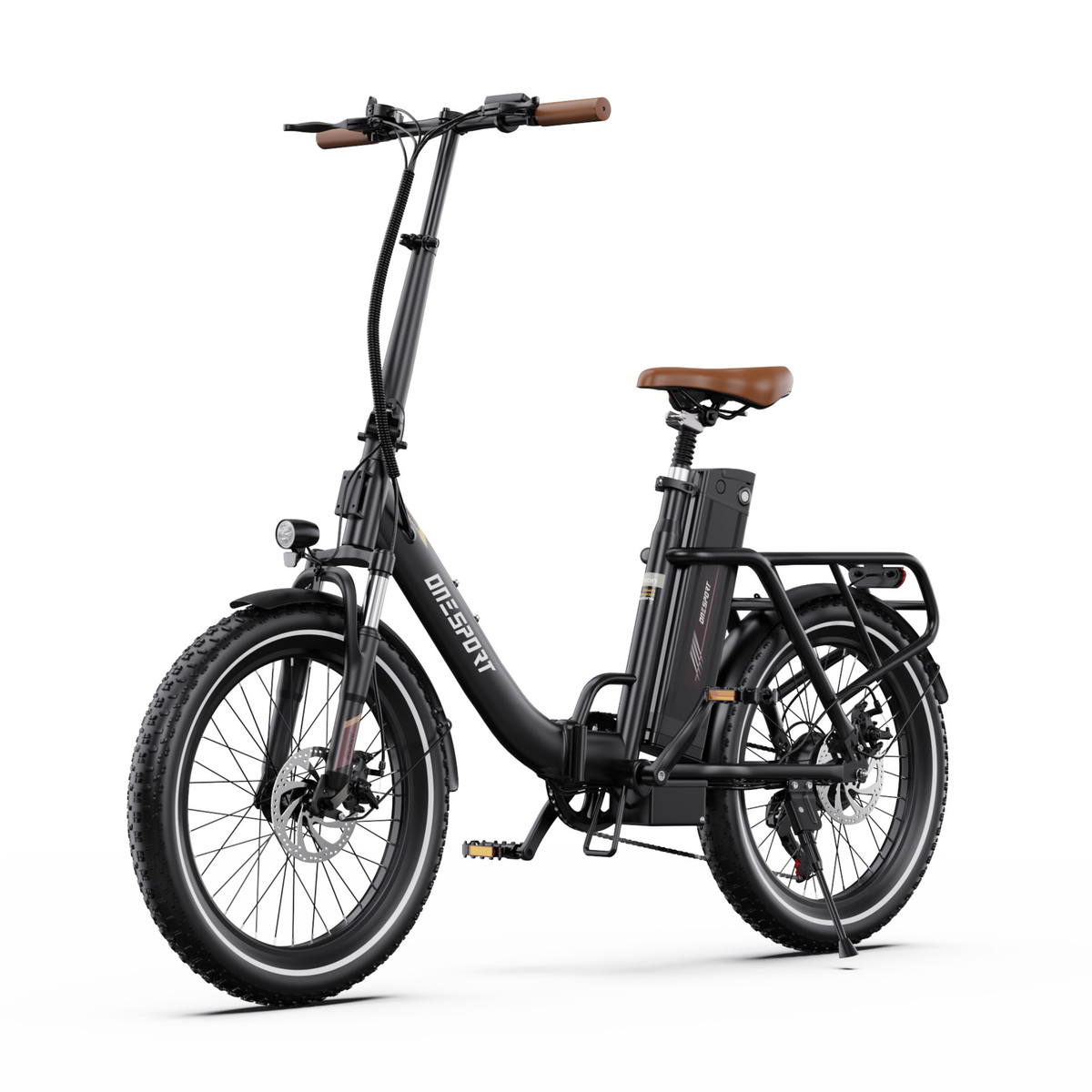 Bicicletta elettrica nera OneSport OT16 Pro vista tre quarti anteriore, con sella marrone, manopole marroni e portapacchi