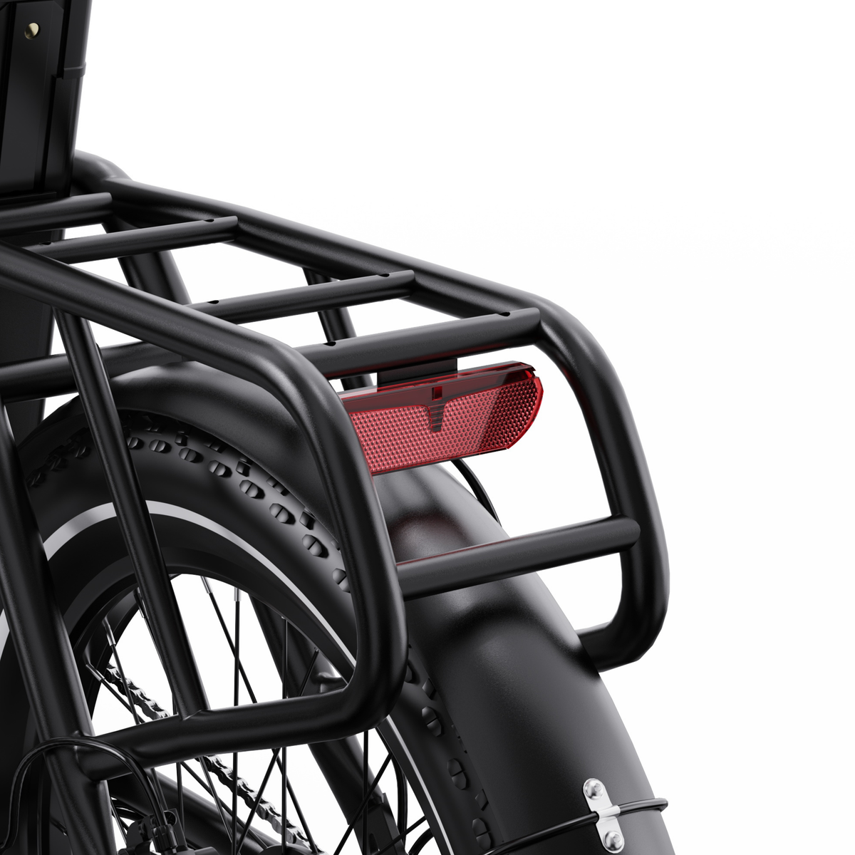OneSport OT16 Pro, primo piano di portapacchi nero, fanale posteriore rosso e parafango posteriore sopra la ruota