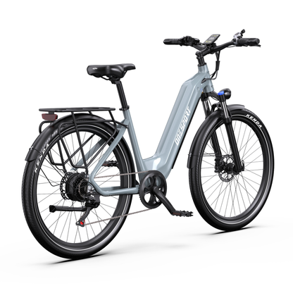 OneSport WT05 bicicletta elettrica vista di tre quarti posteriore con telaio grigio, portapacchi posteriore e display sul manubrio