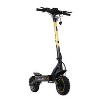 Monopattino elettrico Wheely - H7 visto da davanti con manubrio, faro anteriore e pneumatici tassellati