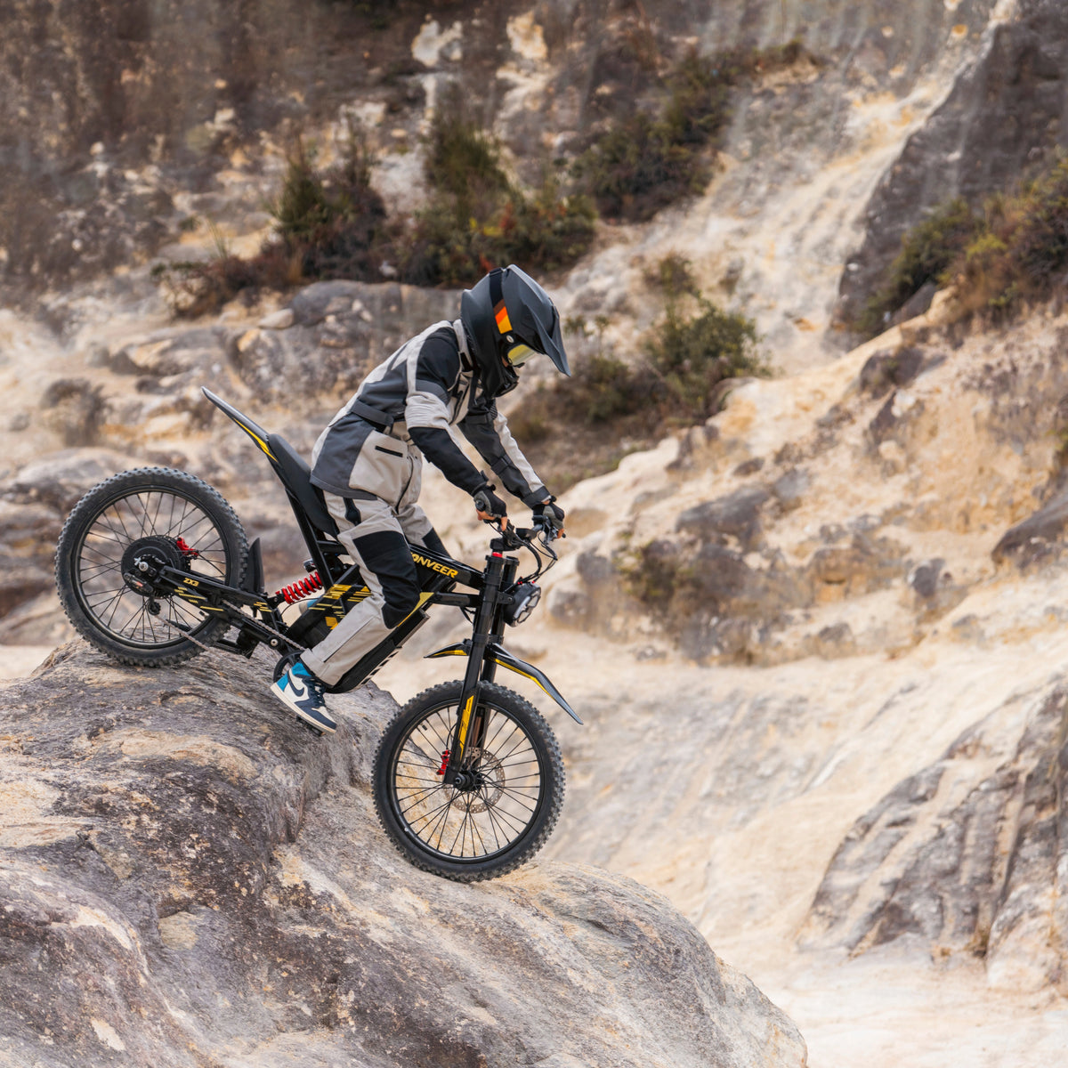 ZONVEER ZX3 elcykel med IP54-skydd och 120 kg maxlast – Wheelyshop
