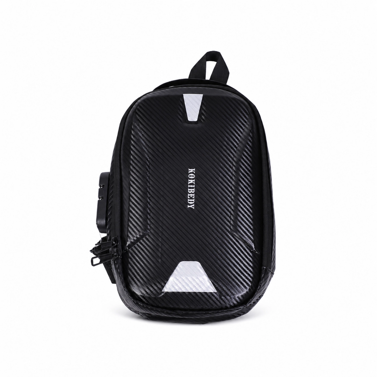 Borsa nera con motivo in fibra di carbonio, scritta KOKIBEDY, bande riflettenti, maniglia e lucchetto a combinazione su sfondo bianco