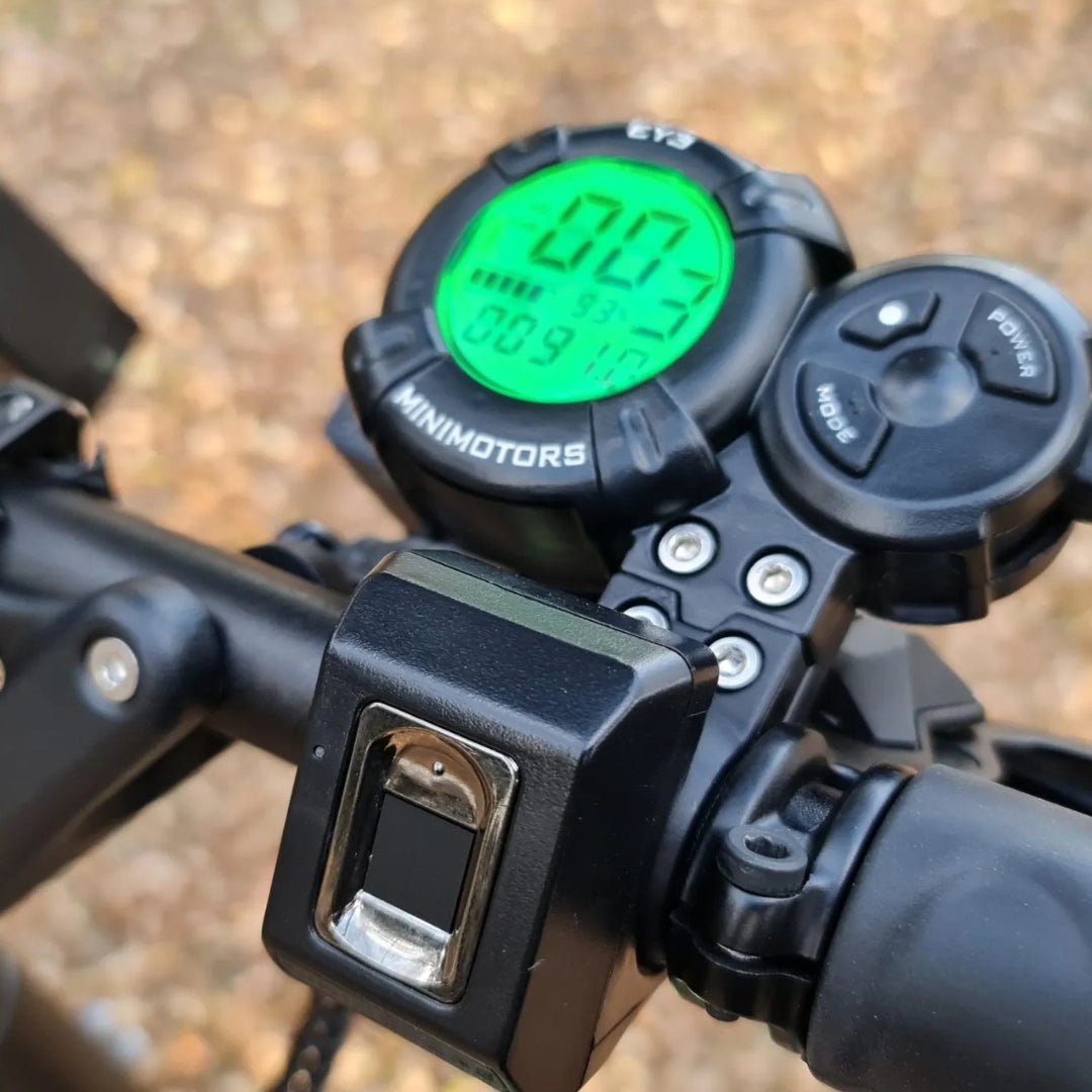 Manubrio del DUALTRON NEW STORM LTD con display e comandi