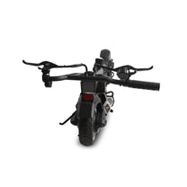 Monopattino elettrico DUALTRON TOGO visto da dietro