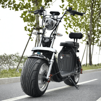 Monopattino elettrico eHoodax X10 City Road visto di fronte su strada