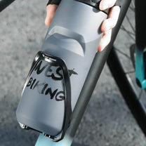 Portaborraccia per telaio di bici elettrica in uso