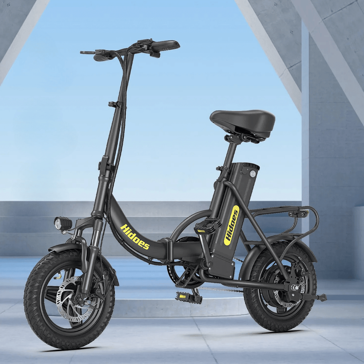 Bici elettrica pieghevole Hidoes C5 vista di tre quarti in città