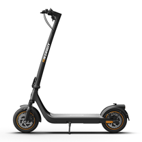 Monopattino elettrico HIKERBOY CURTIS DUAL PRO visto di lato in colore grigio