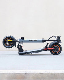 Monopattino elettrico iENYRID A1 piegato al chiuso