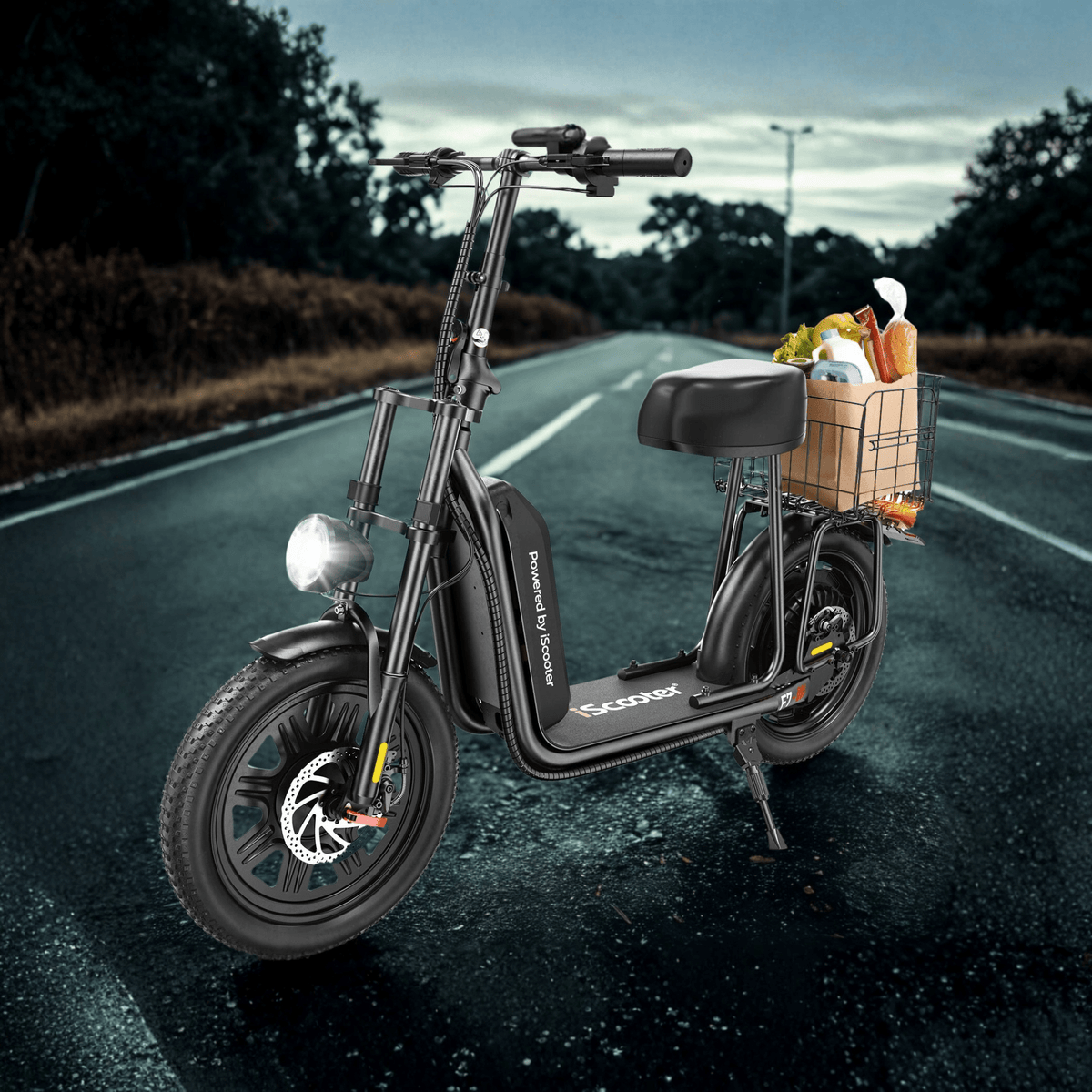 Monopattino elettrico iScooter F7 visto di lato su strada