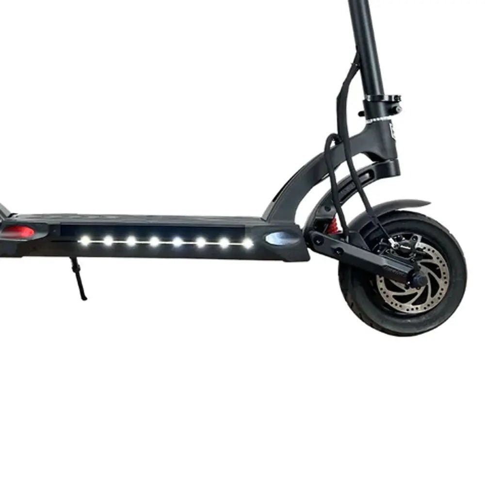 Monopattino elettrico KAABO MANTIS 10 Plus con le luci accese