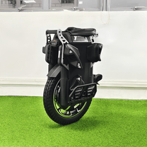 Monociclo elettrico KingSong F22 Pro visto di tre quarti