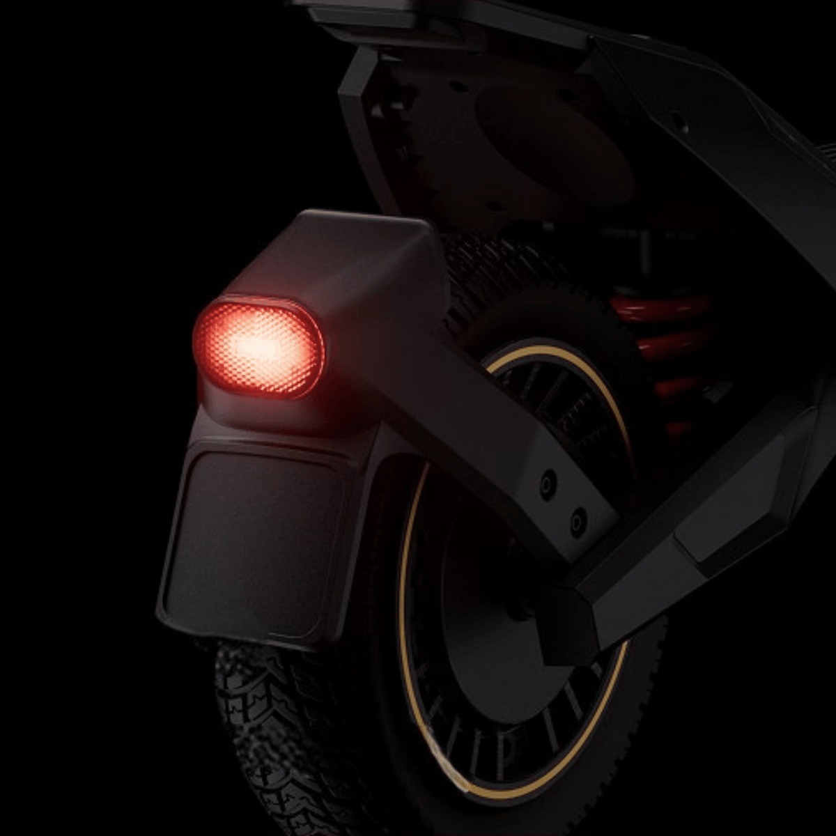 Luce posteriore del NAVEE NT5 Ultra X accesa