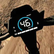 Primo piano del display del NAVEE XT5 Pro