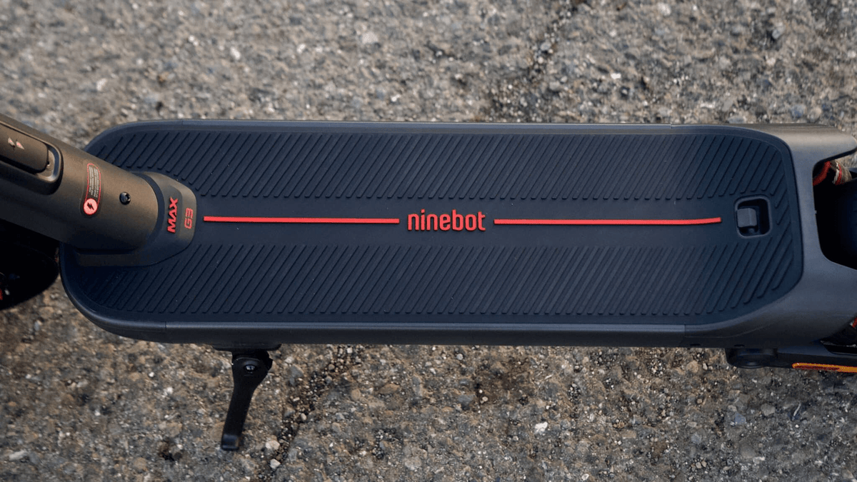 Pedana del Segway Ninebot Max G3 in primo piano