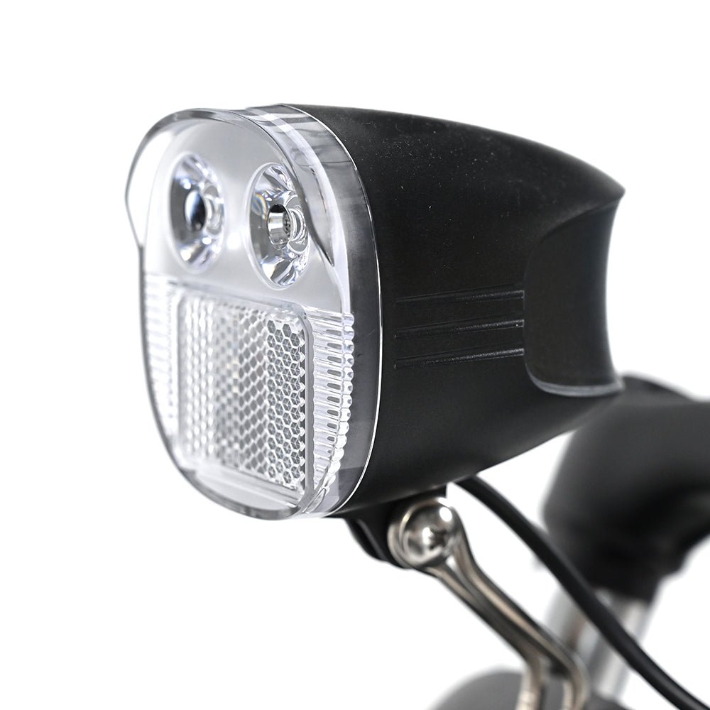 Faro anteriore dell'OneSport OT01 in primo piano