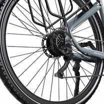 Ruota posteriore dell'OneSport OT05 Pro in colore azzurro dal basso