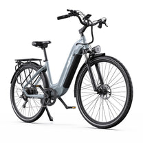 Bici elettrica OneSport OT05 Pro vista di tre quarti dal lato opposto in colore azzurro