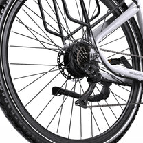 Cambio e catena dell'OneSport OT05 Pro in colore bianco in primo piano