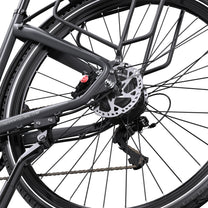 Ruota posteriore dell'OneSport OT05 Pro in colore nero dal basso