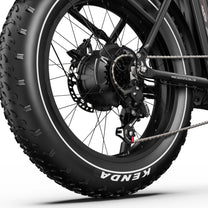 Motore nel mozzo dell'OneSport OT16 Max in colore nero in primo piano