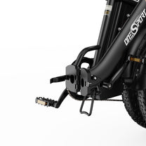 Guarnitura e pedali dell'OneSport OT16 Max in colore nero in primo piano