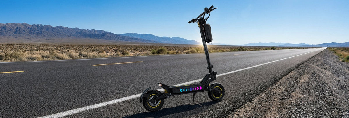 Monopattino elettrico OOTD T10 Pro visto di tre quarti su strada