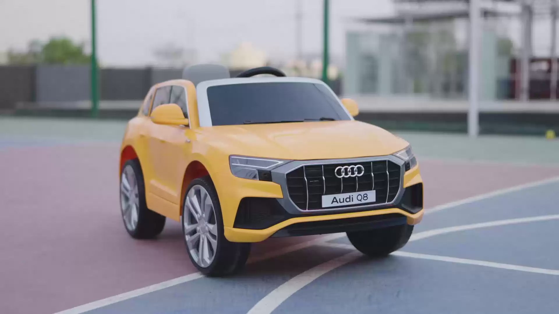 Macchina elettrica per bambini Audi Q8 – video