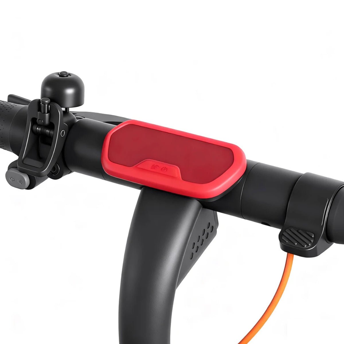 Protezione display per Ninebot E2 in rosso in uso sul monopattino elettrico