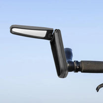 Specchietto retrovisore pieghevole smart sulla bicicletta, vista di sbieco