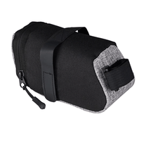 Borsa sottosella portatile in nero, vista di sbieco