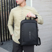 Zaino smart Clean Design, trasporto con la maniglia
