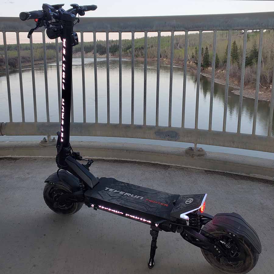 Monopattino elettrico TEVERUN FIGHTER ELEVEN+ V4 visto di tre quarti