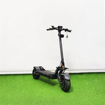 Monopattino elettrico TEVERUN FIGHTER SUPREME 7260R V4 visto di tre quarti