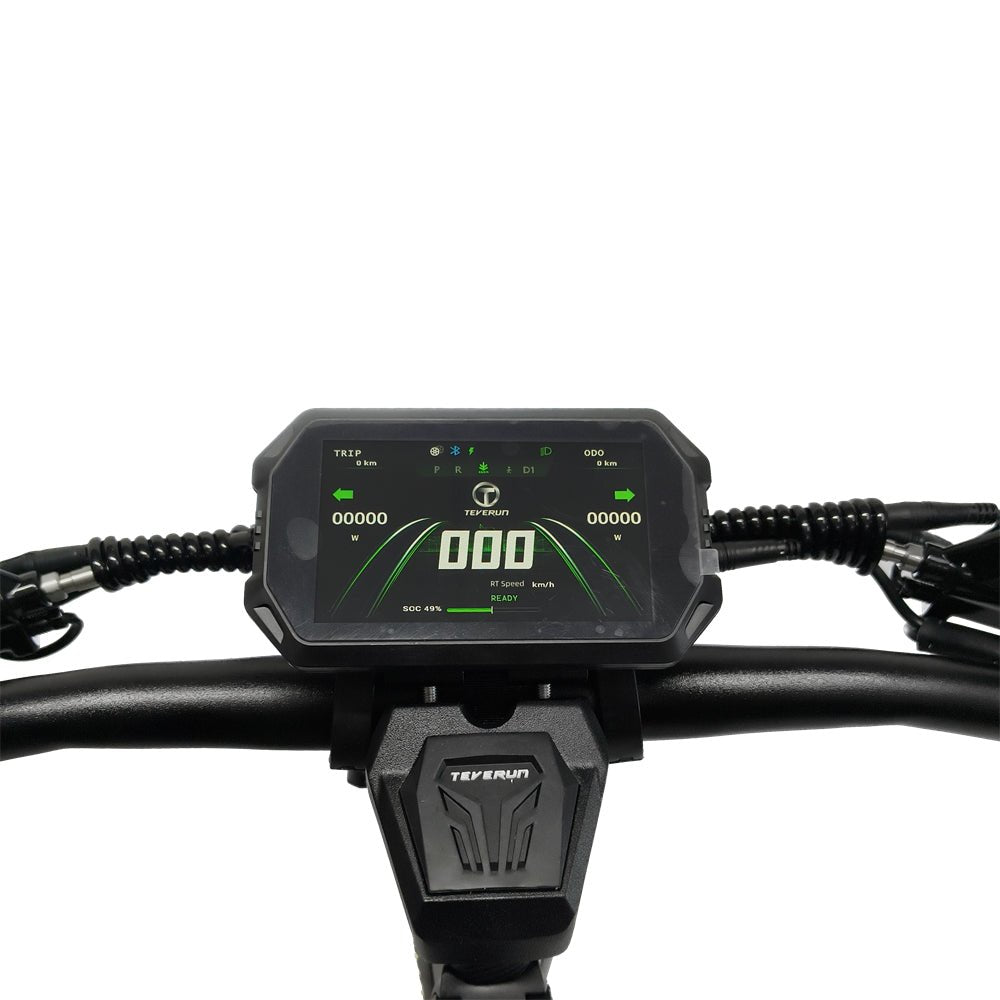Primo piano del display del TEVERUN FIGHTER SUPREME 7260R V4