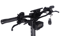 Manubrio del TEVERUN FIGHTER SUPREME 7260R V4 con display e comandi
