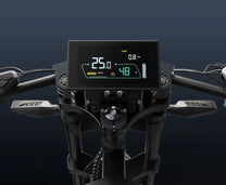 Primo piano del display della VARUN X-Plorer Raptor