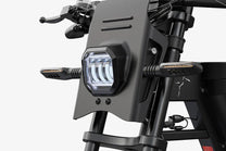 Faro anteriore della VARUN X-Plorer Raptor