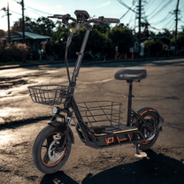 Monopattino elettrico Wheely H14 visto di tre quarti