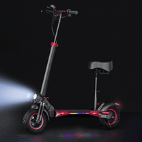 Monopattino elettrico Wheely J11 Max con le luci accese su sfondo scuro