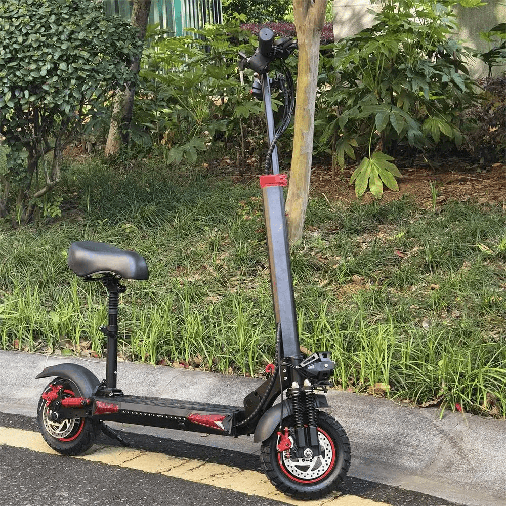 Monopattino elettrico Wheely J11 Max visto di tre quarti in un parco