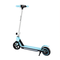 Monopattino elettrico per bambini Wheely Junior S2 visto di tre quarti in colore azzurro